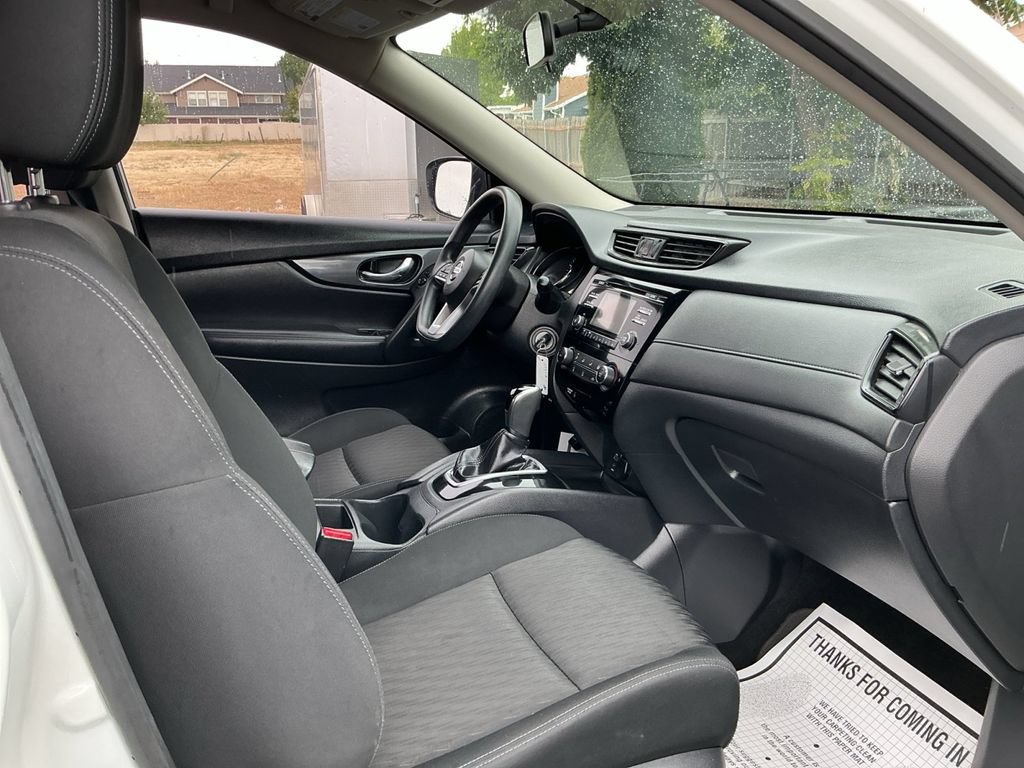Used 2017 Nissan Rogue S AWD/4WD image 25