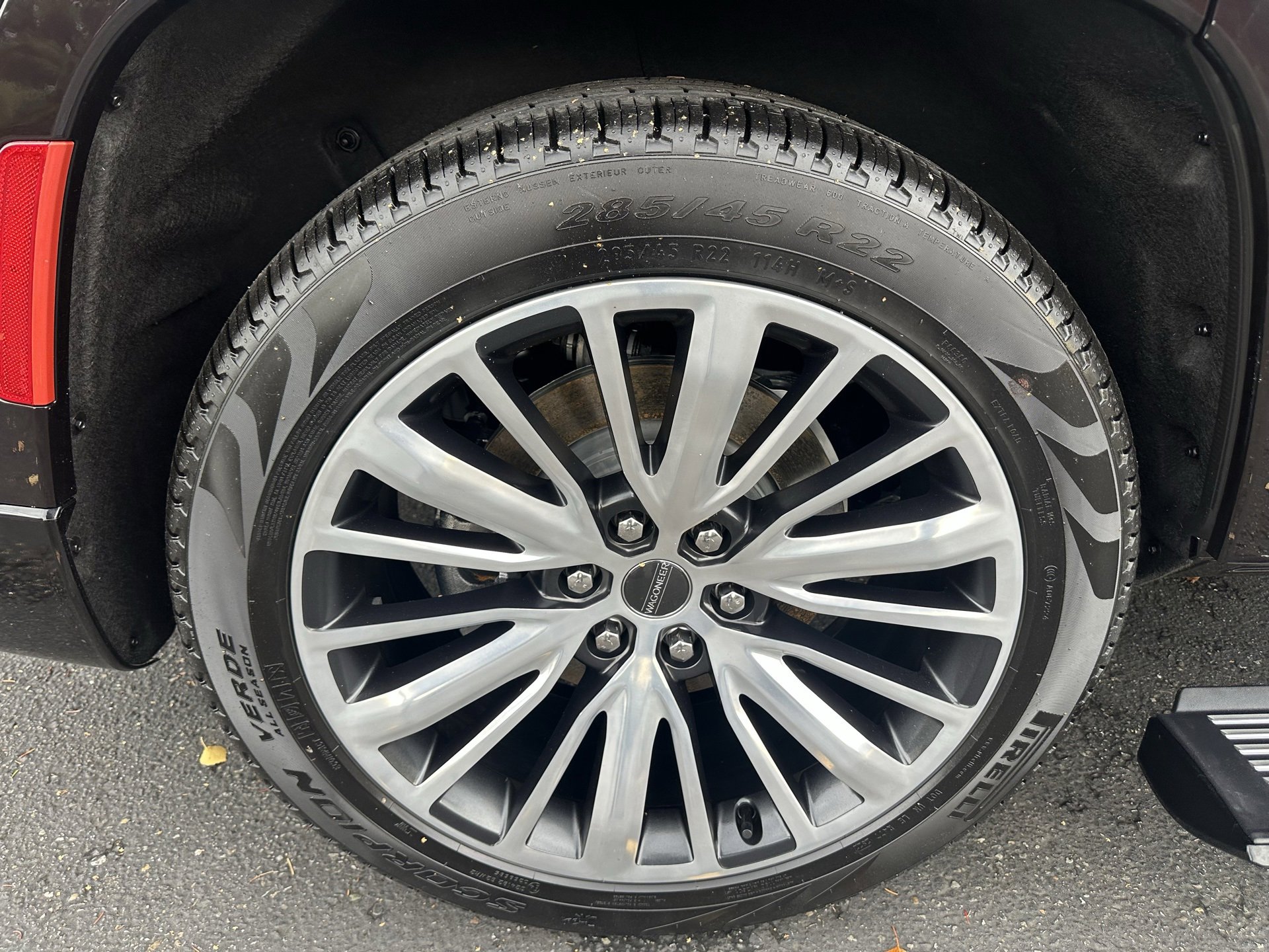 Used 2023 Jeep Grand Wagoneer Series III w/ Rear-Seat Entertainment Group image 26