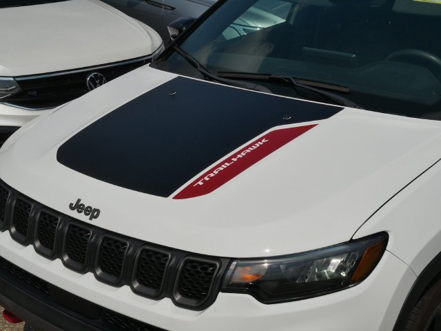 Used 2024 Jeep Compass Trailhawk AWD/4WD image 38