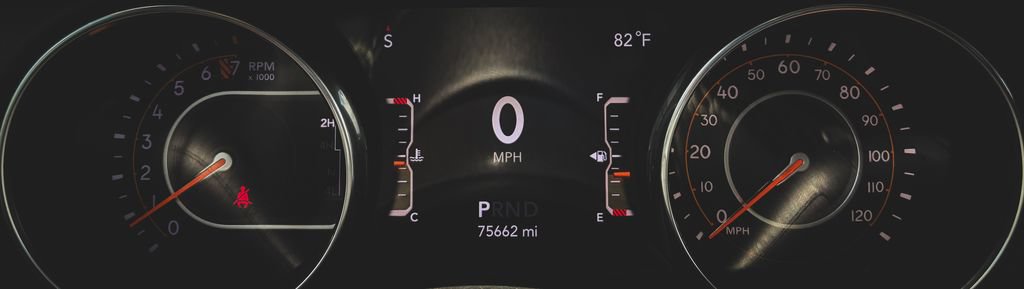Used 2018 Jeep Wrangler Unlimited Sahara w/ Dual Top Group AWD/4WD image 8