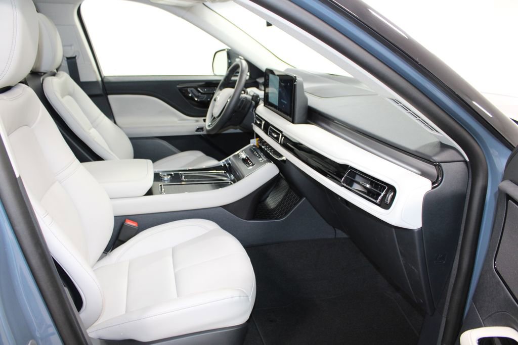 New 2025 Lincoln Aviator 2WD w/ Equipment Group 101A image 29