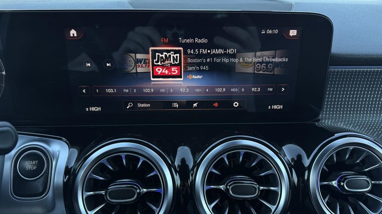 Used 2022 Mercedes-Benz EQB 300 4MATIC image 44