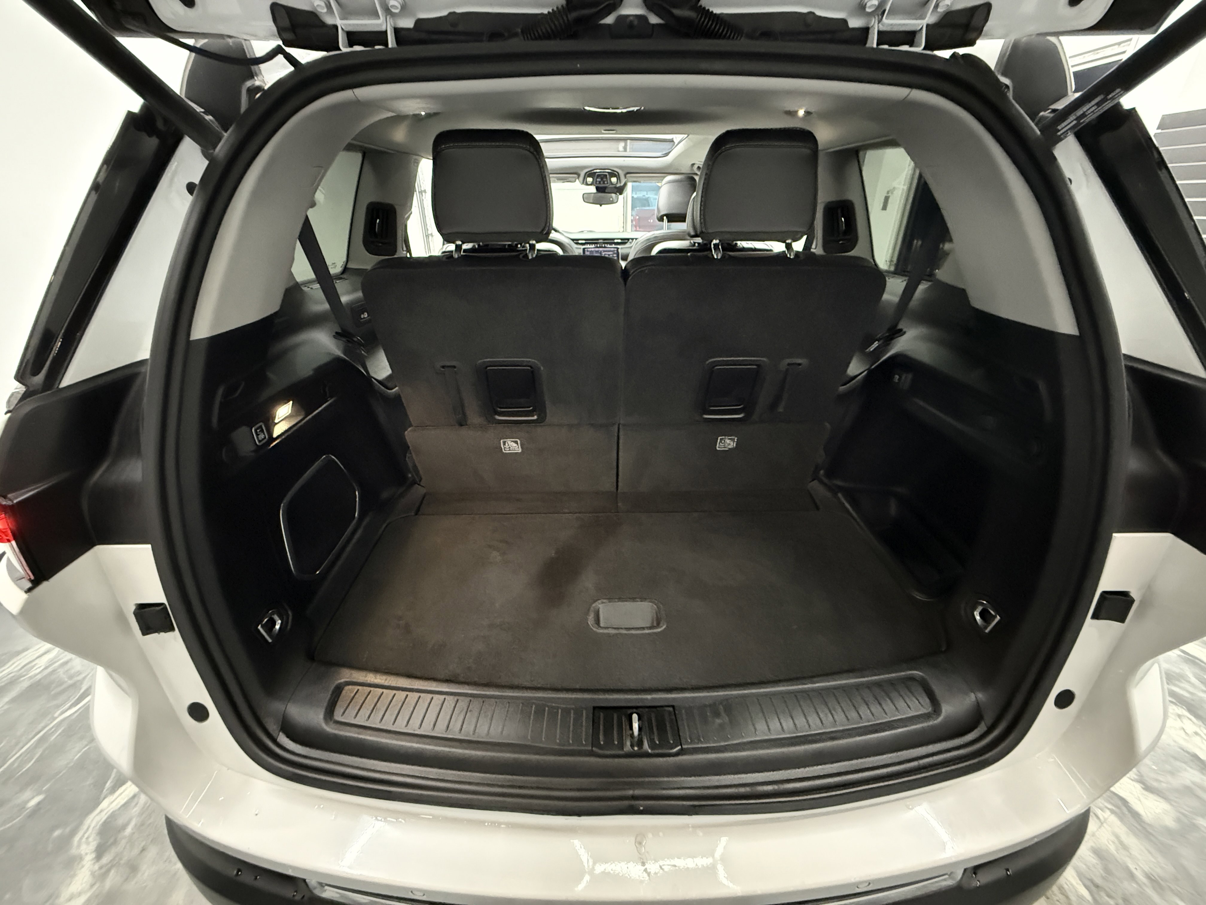 Used 2021 Jeep Grand Cherokee L Limited w/ Luxury Tech Group II image 30