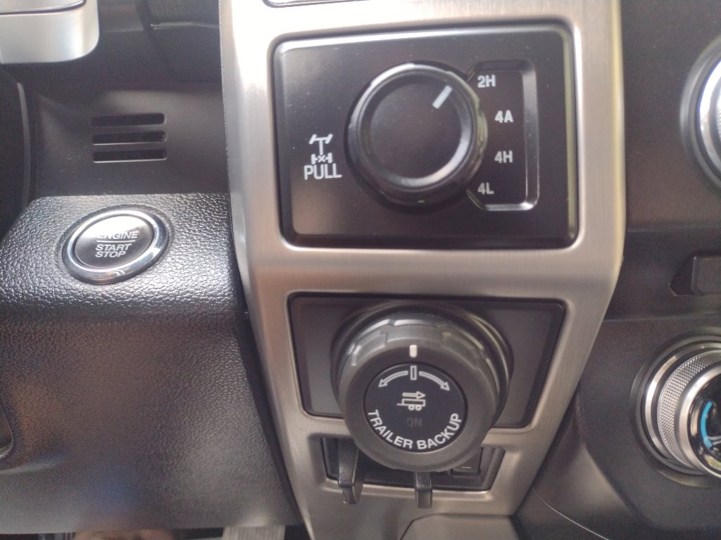 Used 2018 Ford F150 Platinum w/ Equipment Group 701A Luxury image 23