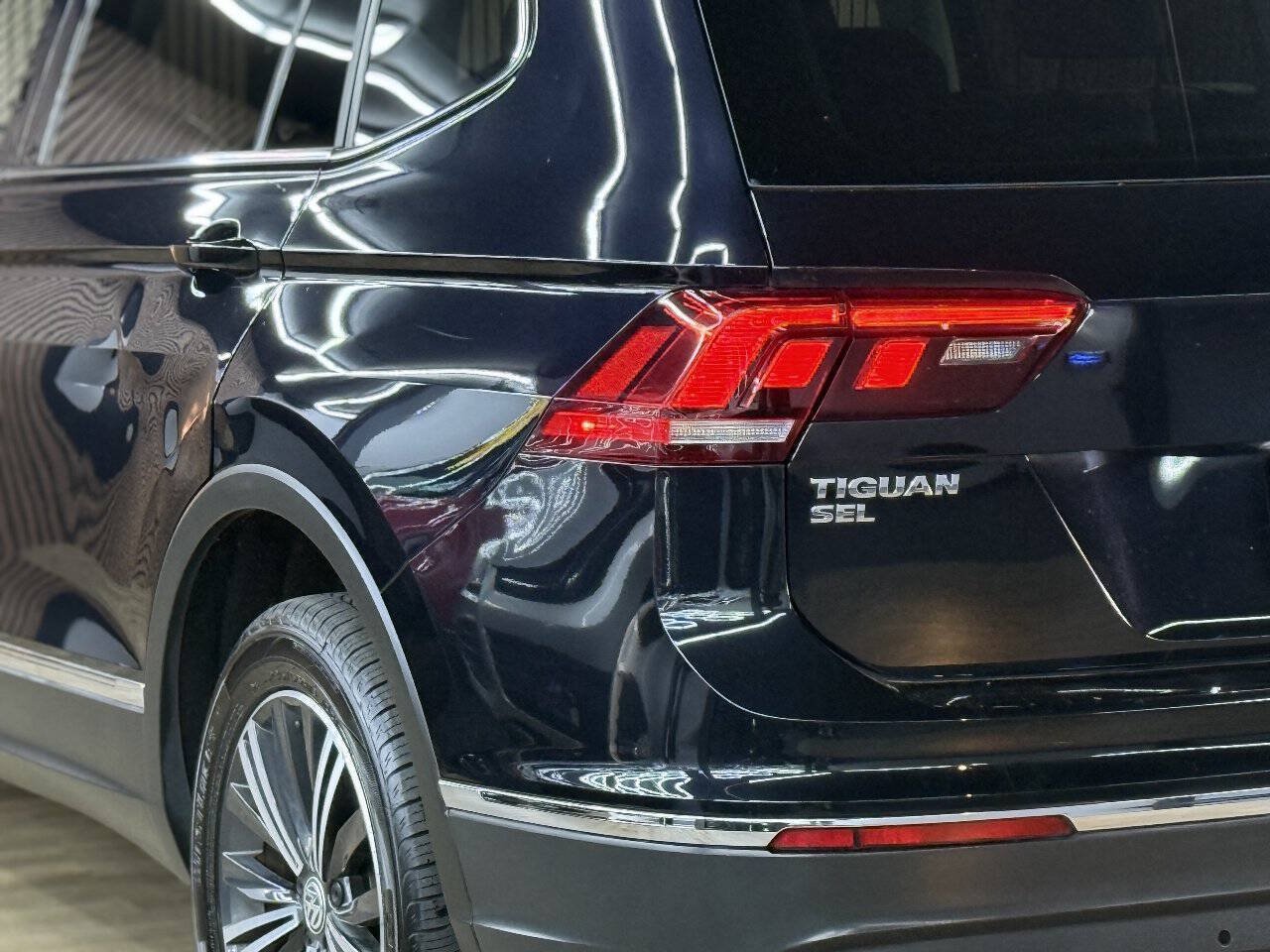 Used 2019 Volkswagen Tiguan SEL w/ 3rd Row Seat Package AWD/4WD image 19