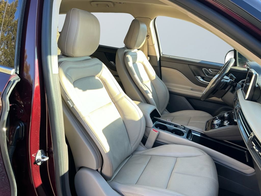 Used 2020 Lincoln Corsair FWD w/ Premium Package image 16