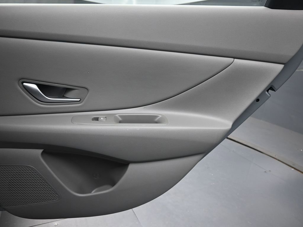 Used 2023 Hyundai Elantra SEL w/ Convenience Package image 24