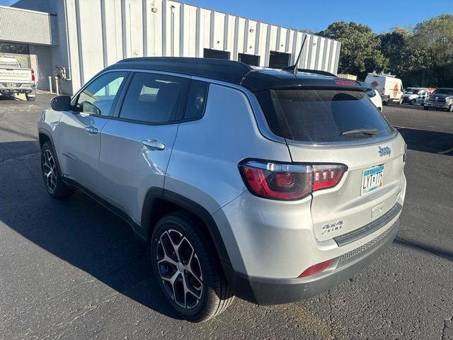Used 2024 Jeep Compass Limited AWD/4WD image 7