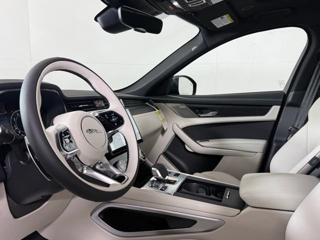 Used 2026 Jaguar F-PACE R-Dynamic S AWD/4WD image 4