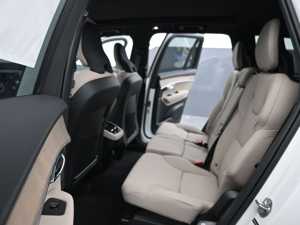 New 2026 Volvo XC90 B6 Plus w/ Protection Package Premier image 21