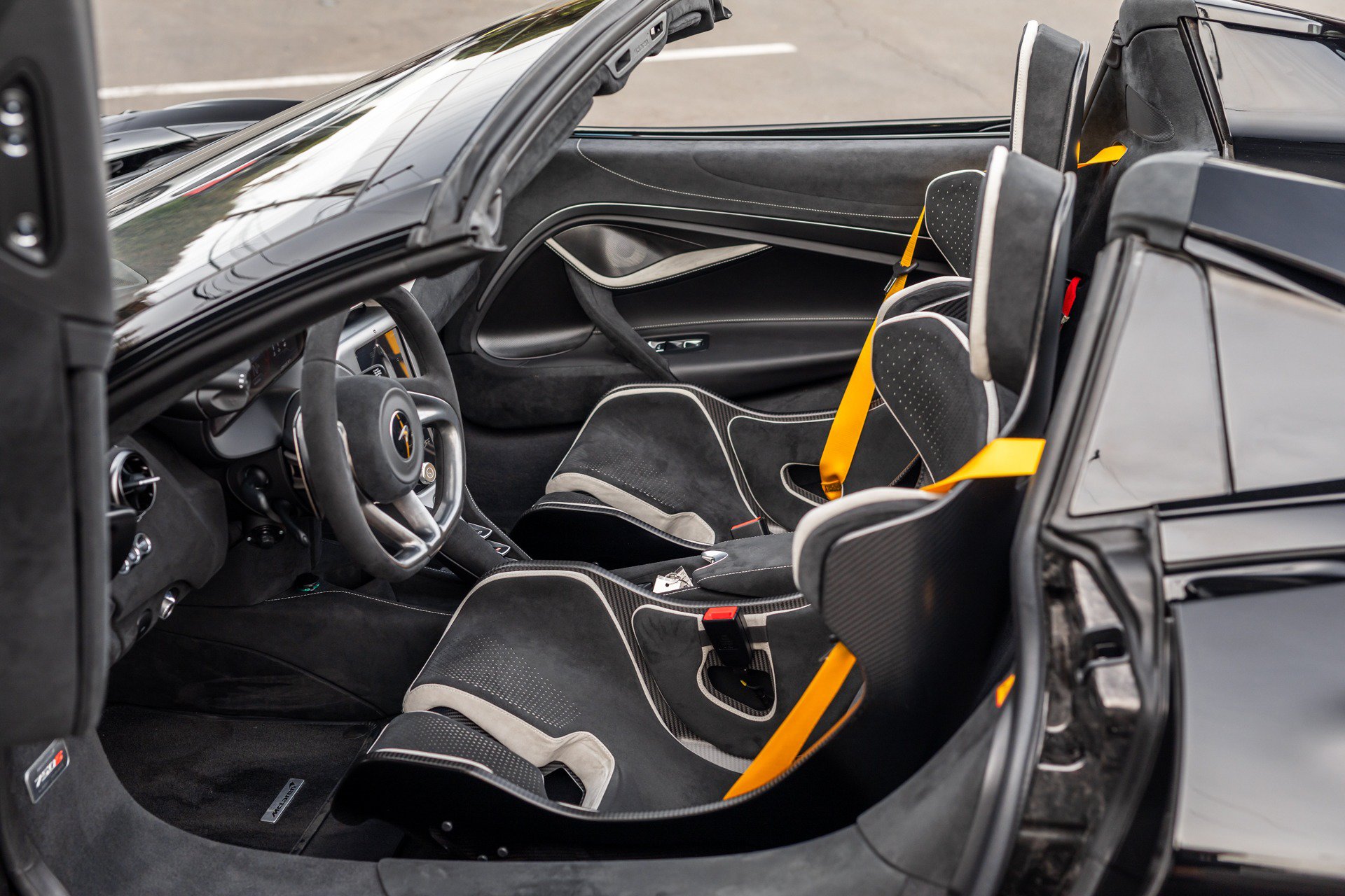 Used 2024 McLaren 750S Spider RWD image 41