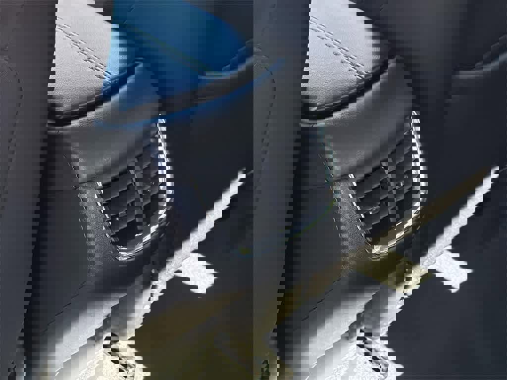 Used 2024 Chevrolet Malibu LT image 31