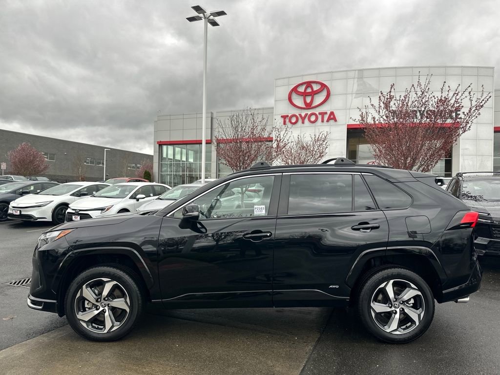 Certified 2025 Toyota RAV4 SE image 2