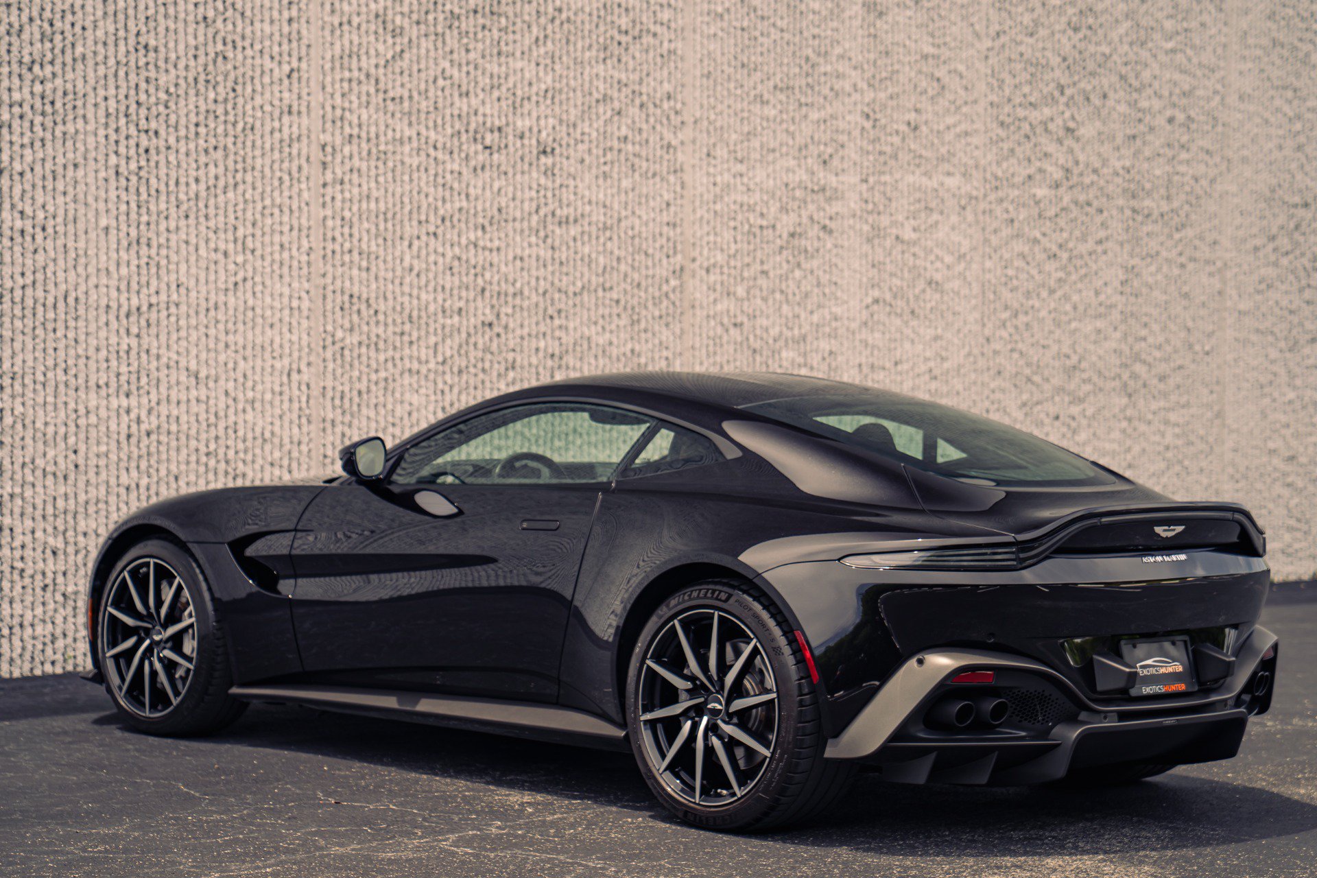 Used 2020 Aston Martin V8 Vantage Coupe RWD image 10