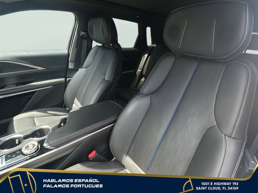 Certified 2025 Cadillac Lyriq Luxury w/ LPO, Floor Liner Package AWD/4WD image 21