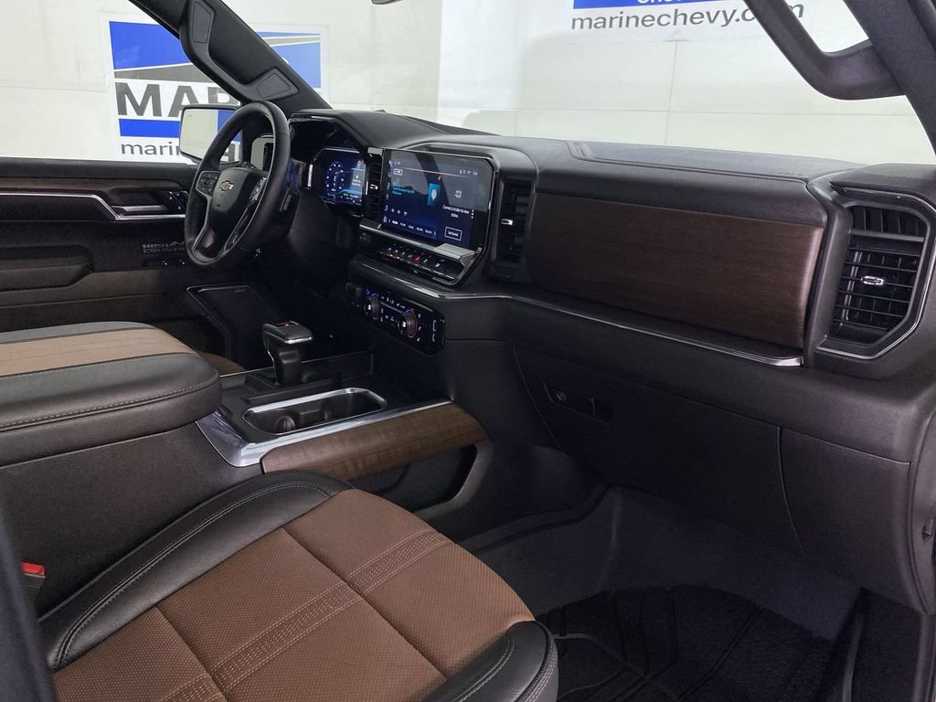 Used 2023 Chevrolet Silverado 1500 High Country w/ High Country Premium Package AWD/4WD image 36