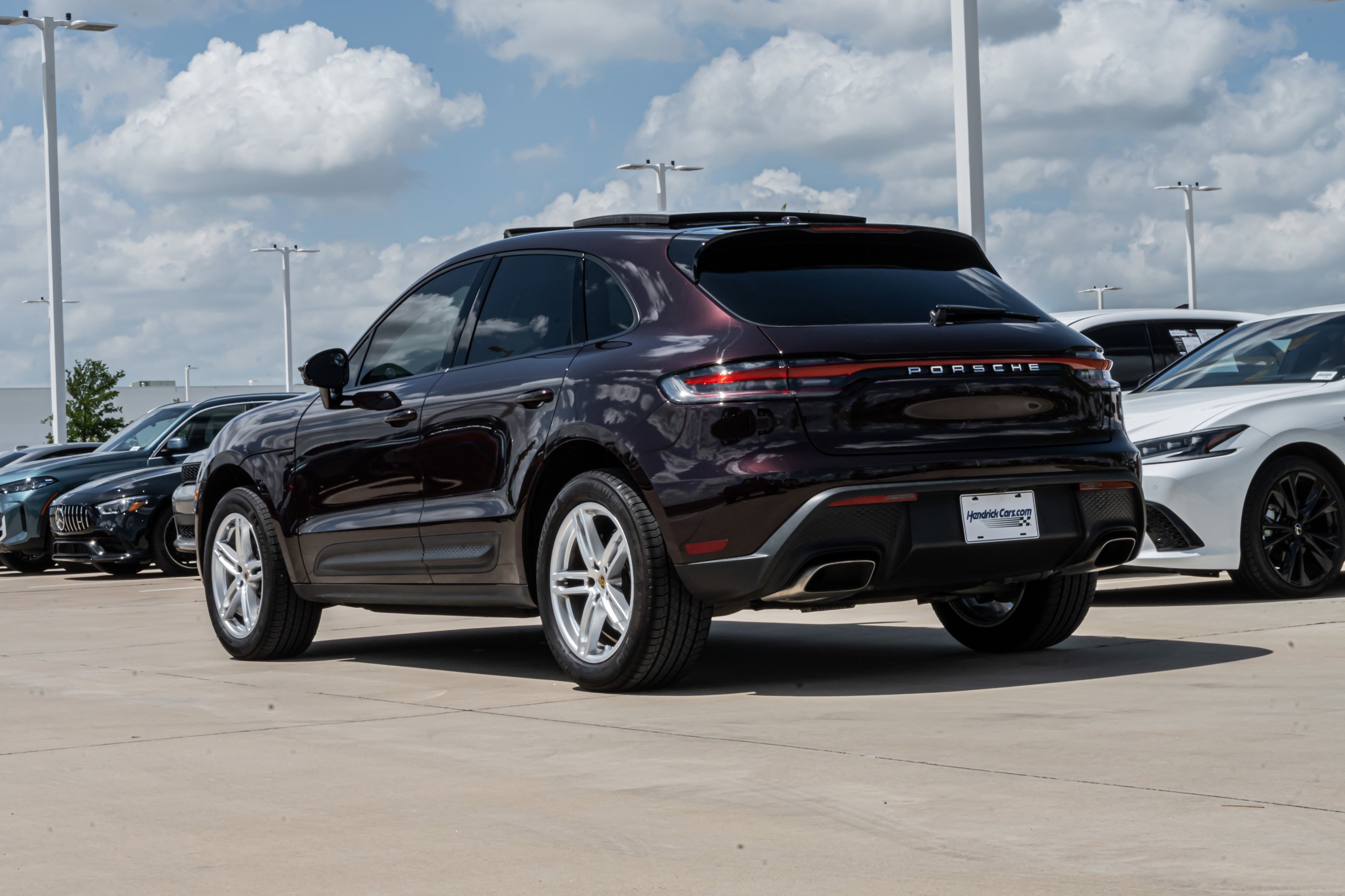 Used 2024 Porsche Macan image 7