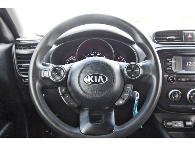 Used 2016 Kia Soul + image 14