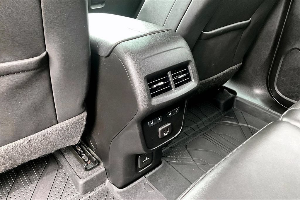 Used 2022 Chevrolet Equinox Premier AWD/4WD image 10