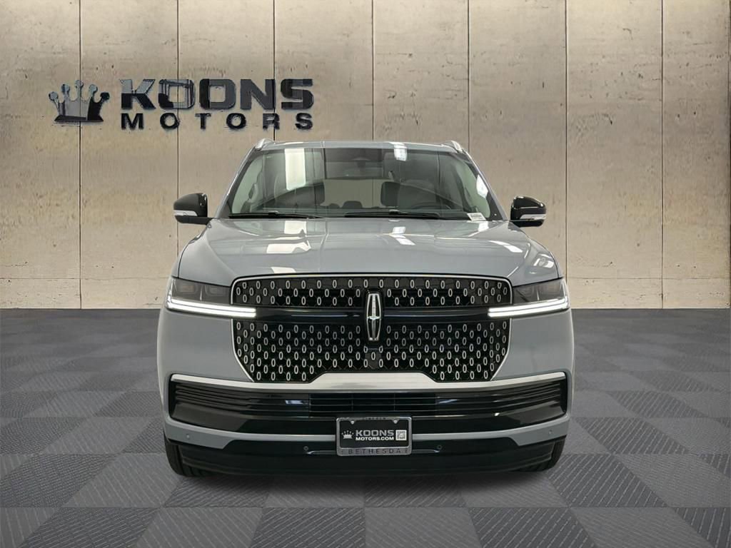 New 2026 Lincoln Navigator L Reserve AWD/4WD image 3