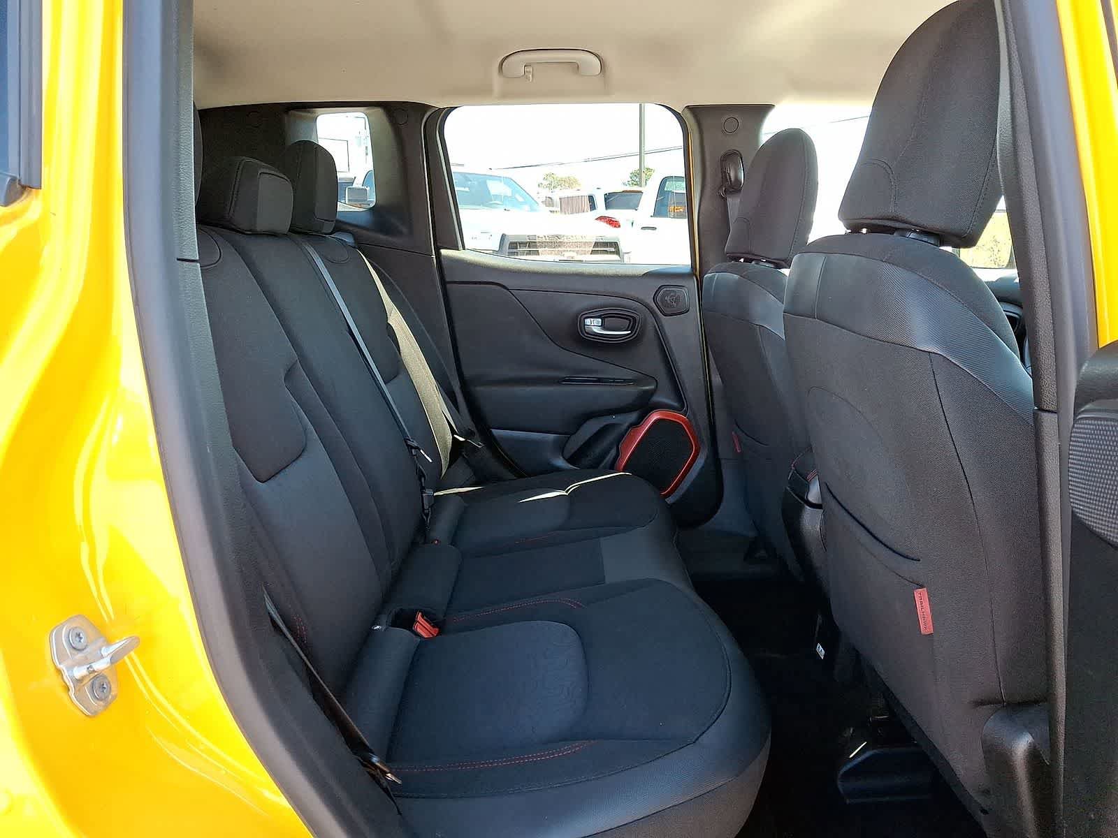 Used 2015 Jeep Renegade Trailhawk image 29