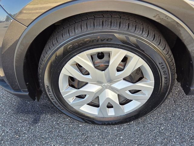 Used 2021 Toyota C-HR LE FWD image 16