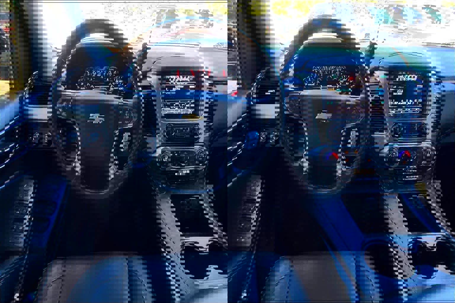 Used 2016 Chevrolet Suburban LT image 6