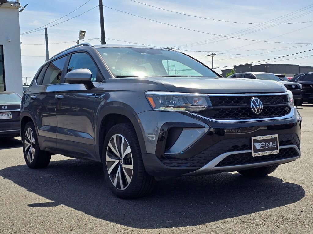Used 2023 Volkswagen Taos SE AWD/4WD image 4