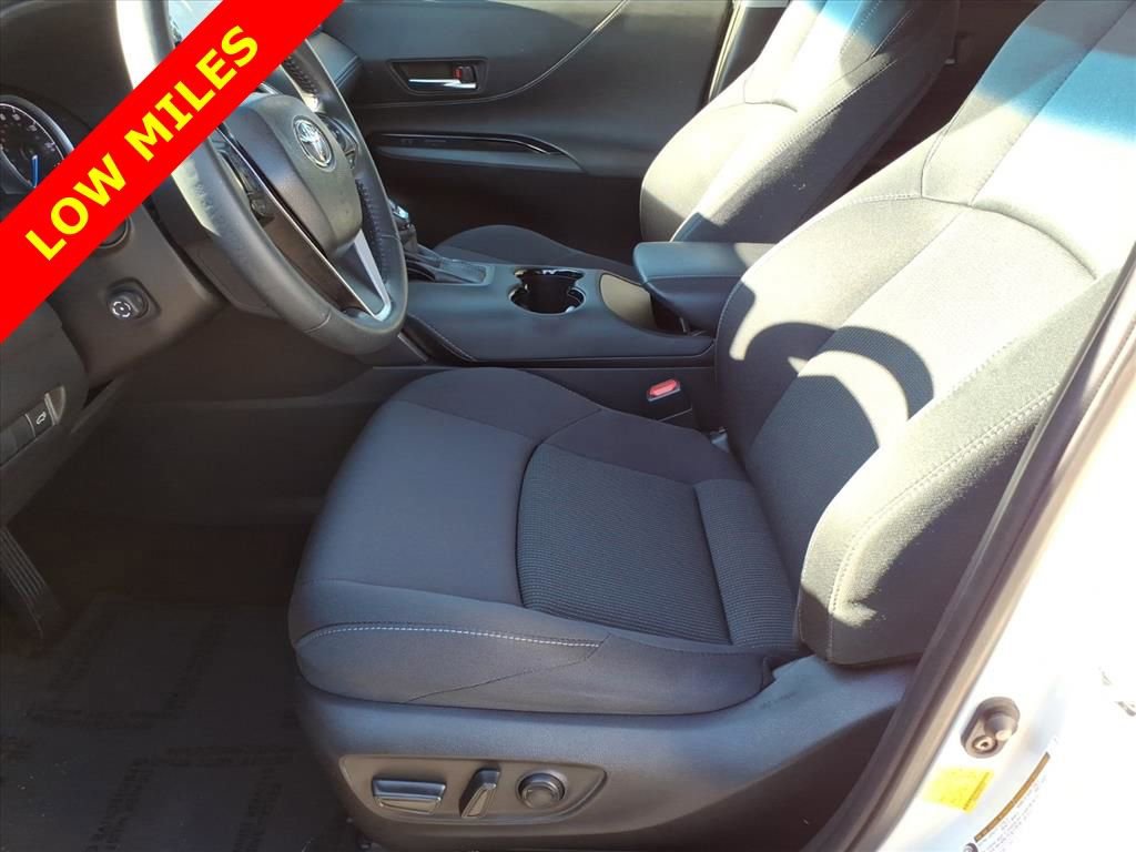 Used 2021 Toyota Venza LE w/ Carpet Mat Package (TMS) image 14
