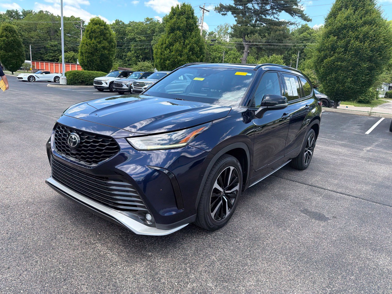 Used 2021 Toyota Highlander XSE FWD image 9