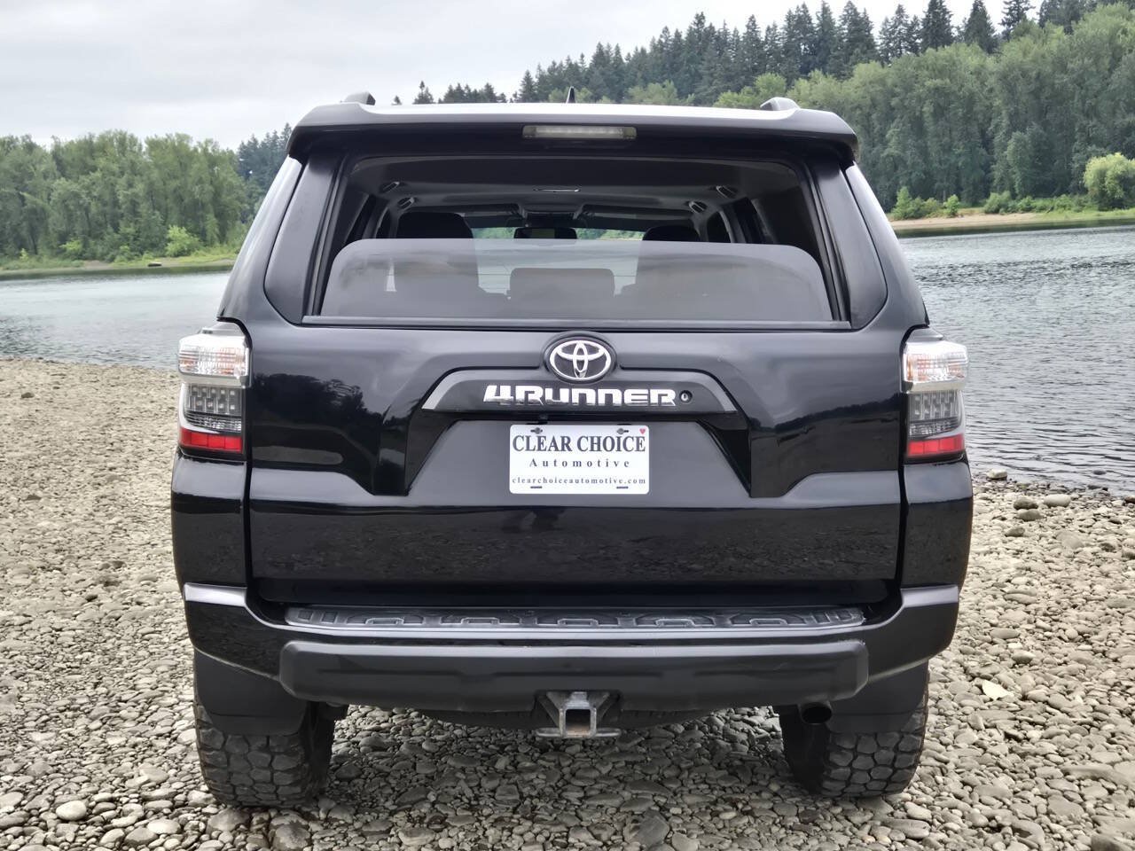 Used 2015 Toyota 4Runner Trail Premium AWD/4WD image 11