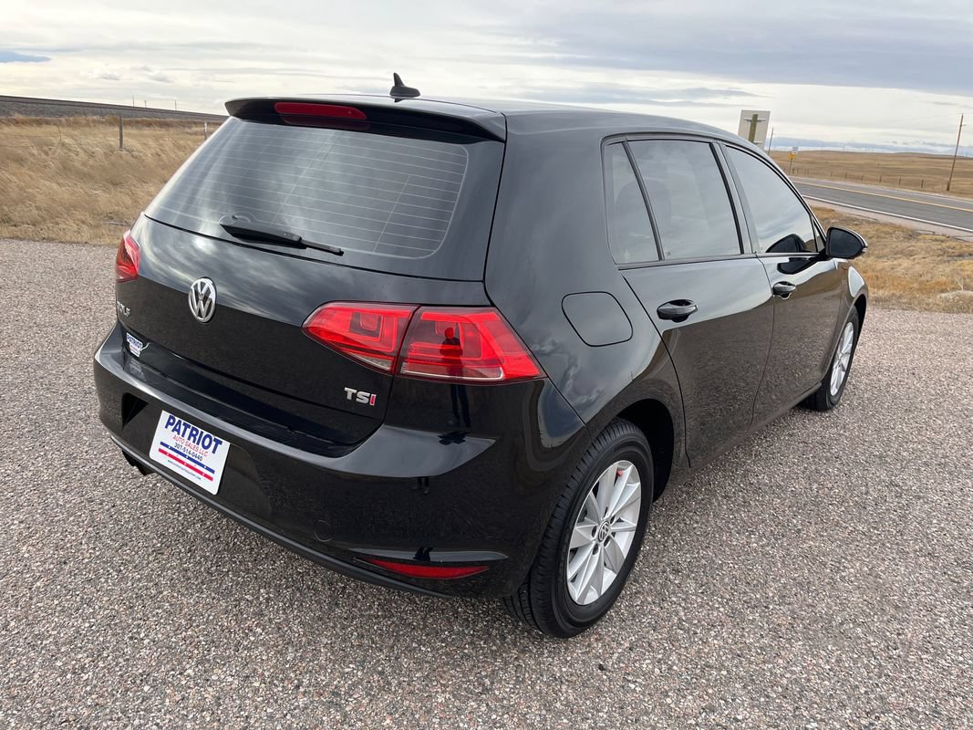 Used 2016 Volkswagen Golf S FWD image 5