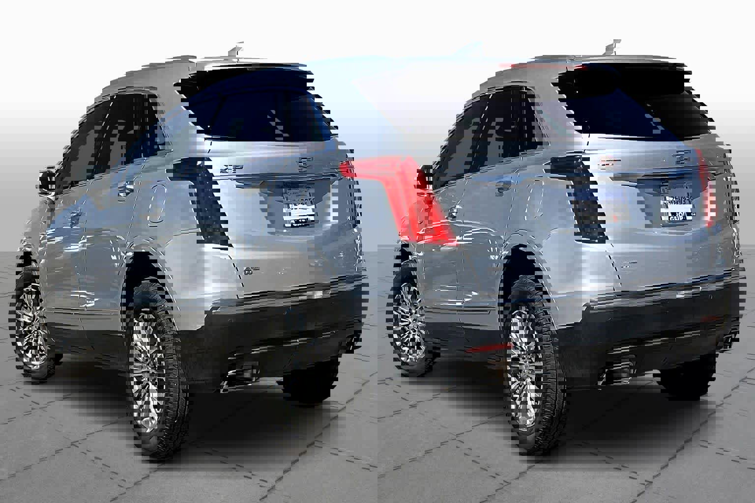 Used 2017 Cadillac XT5 Luxury w/ Driver Awareness Package image 12