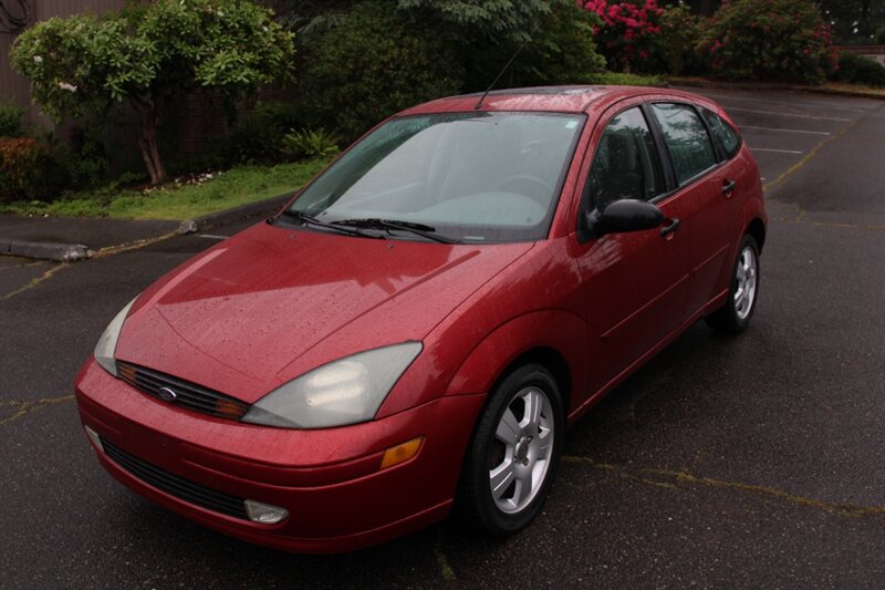 Used 2004 Ford Focus ZX5 Hatchback FWD image 1