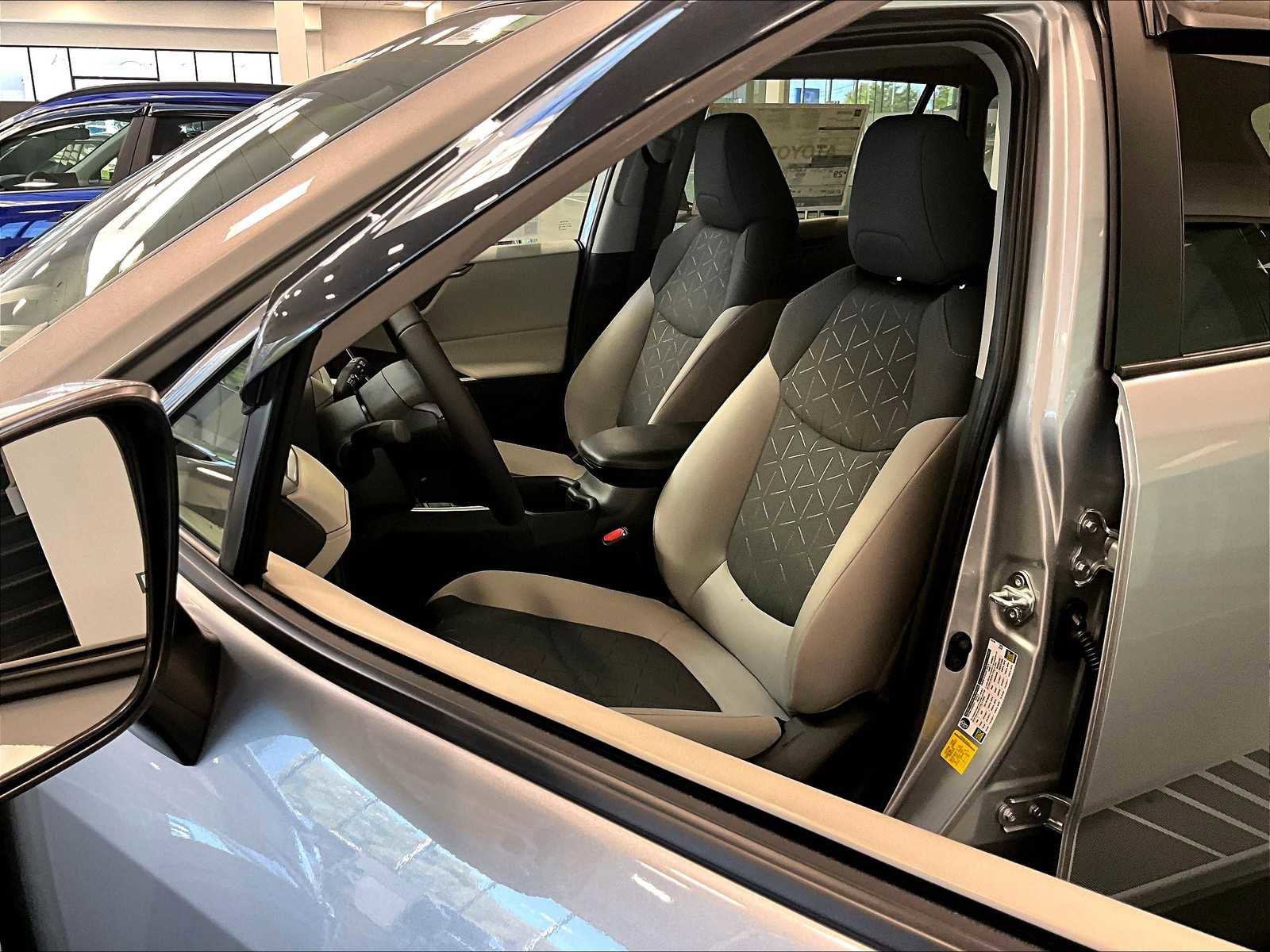 New 2025 Toyota RAV4 XLE image 11