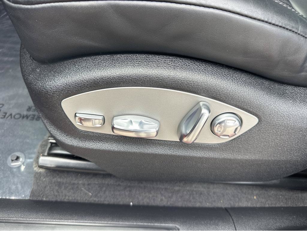 Used 2024 Porsche Macan w/ Premium Plus Package AWD/4WD image 31