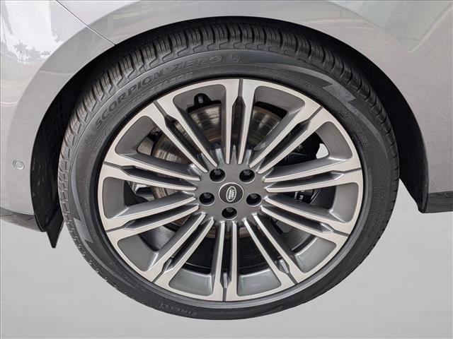 Certified 2024 Land Rover Range Rover Autobiography AWD/4WD image 25
