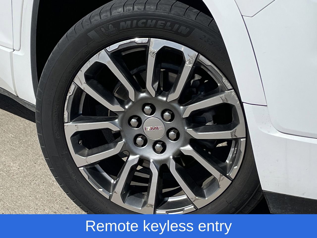 Used 2023 GMC Acadia Denali image 8