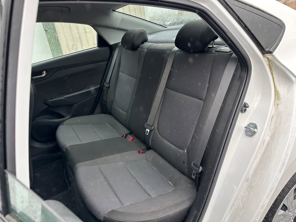 Used 2022 Hyundai Accent SE FWD image 16