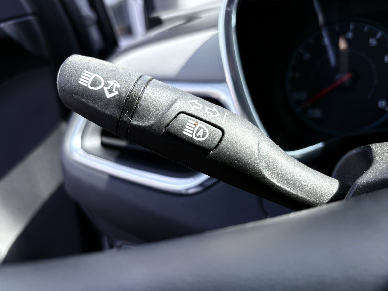 Used 2020 Chevrolet Equinox LS w/ LS Convenience Package image 11