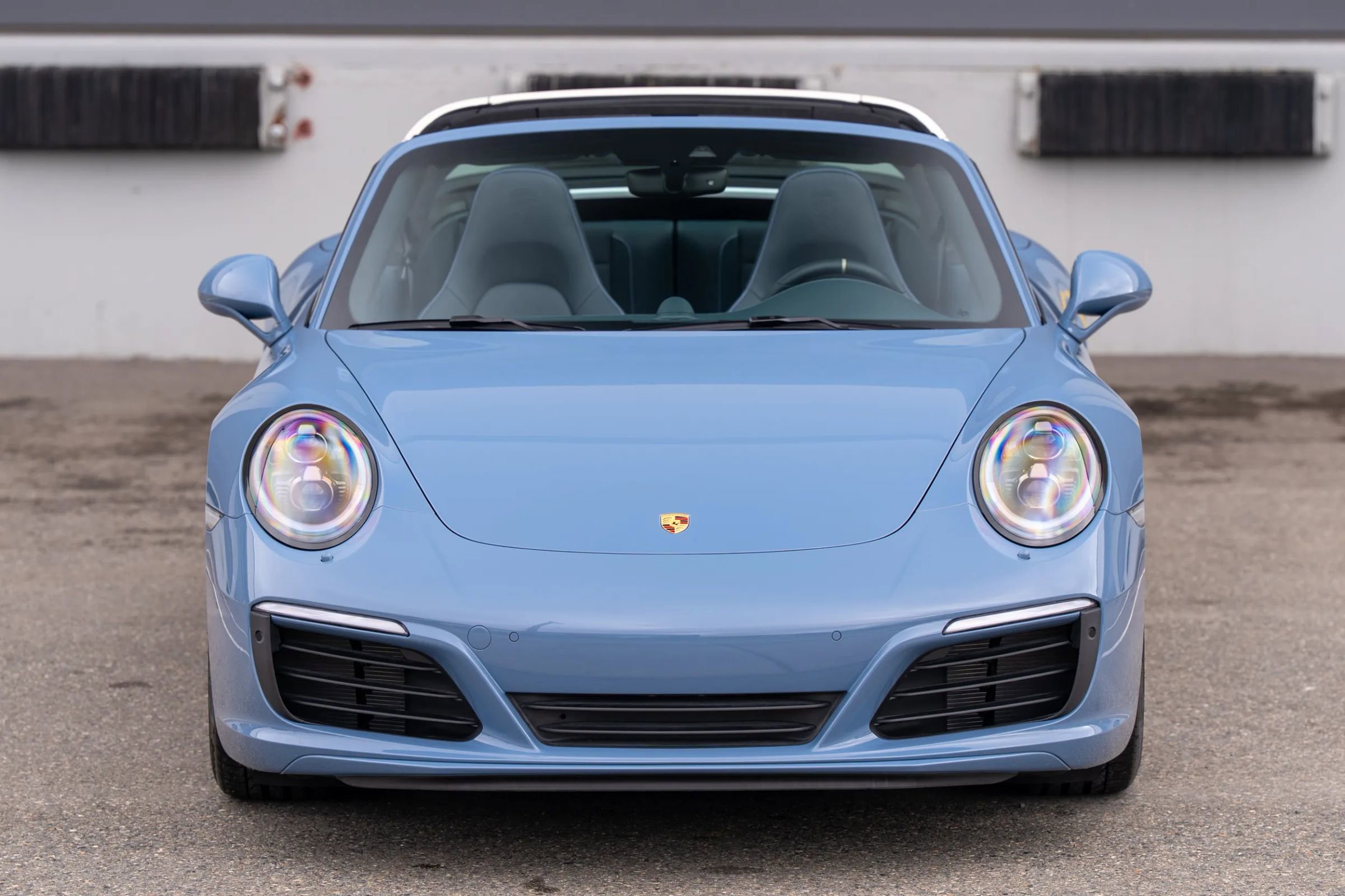 Used 2017 Porsche 911 Targa 4S AWD/4WD image 2