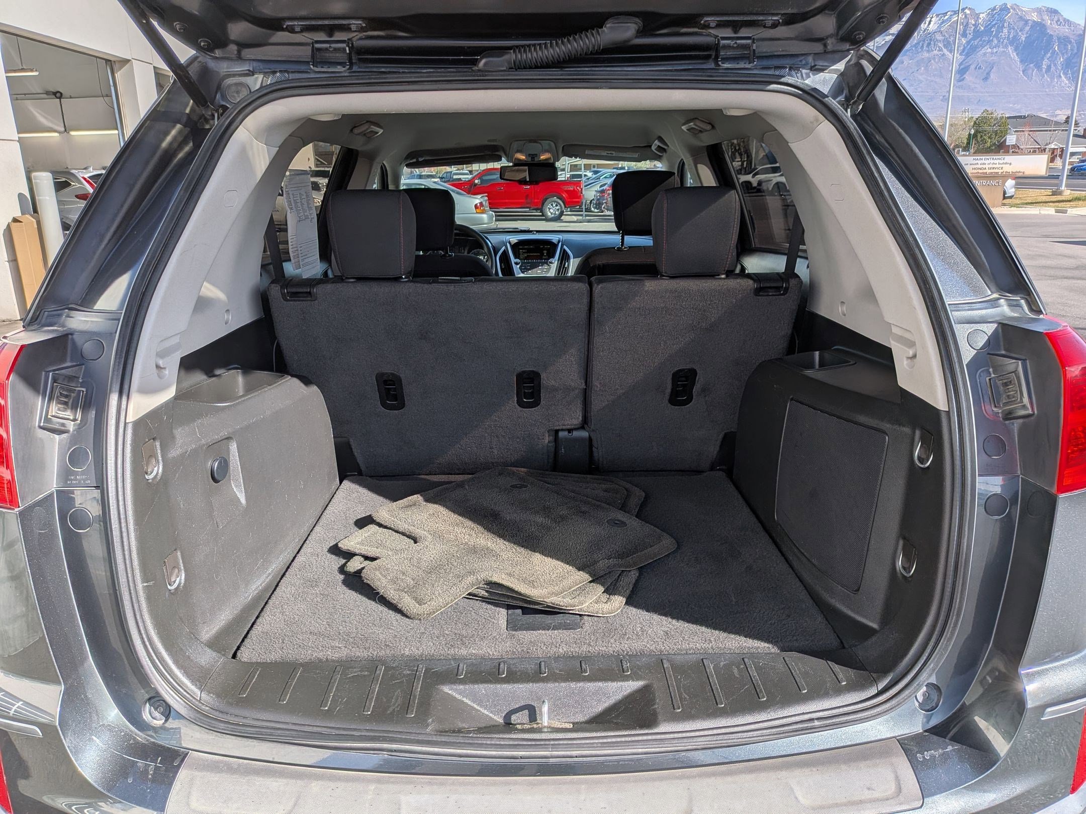 Used 2017 GMC Terrain SLE image 31