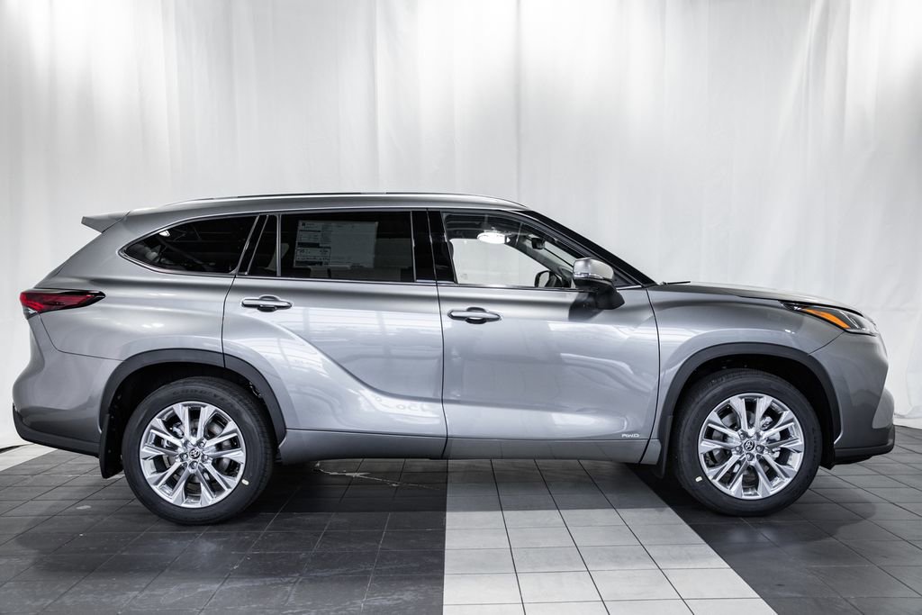 New 2026 Toyota Highlander Limited image 3