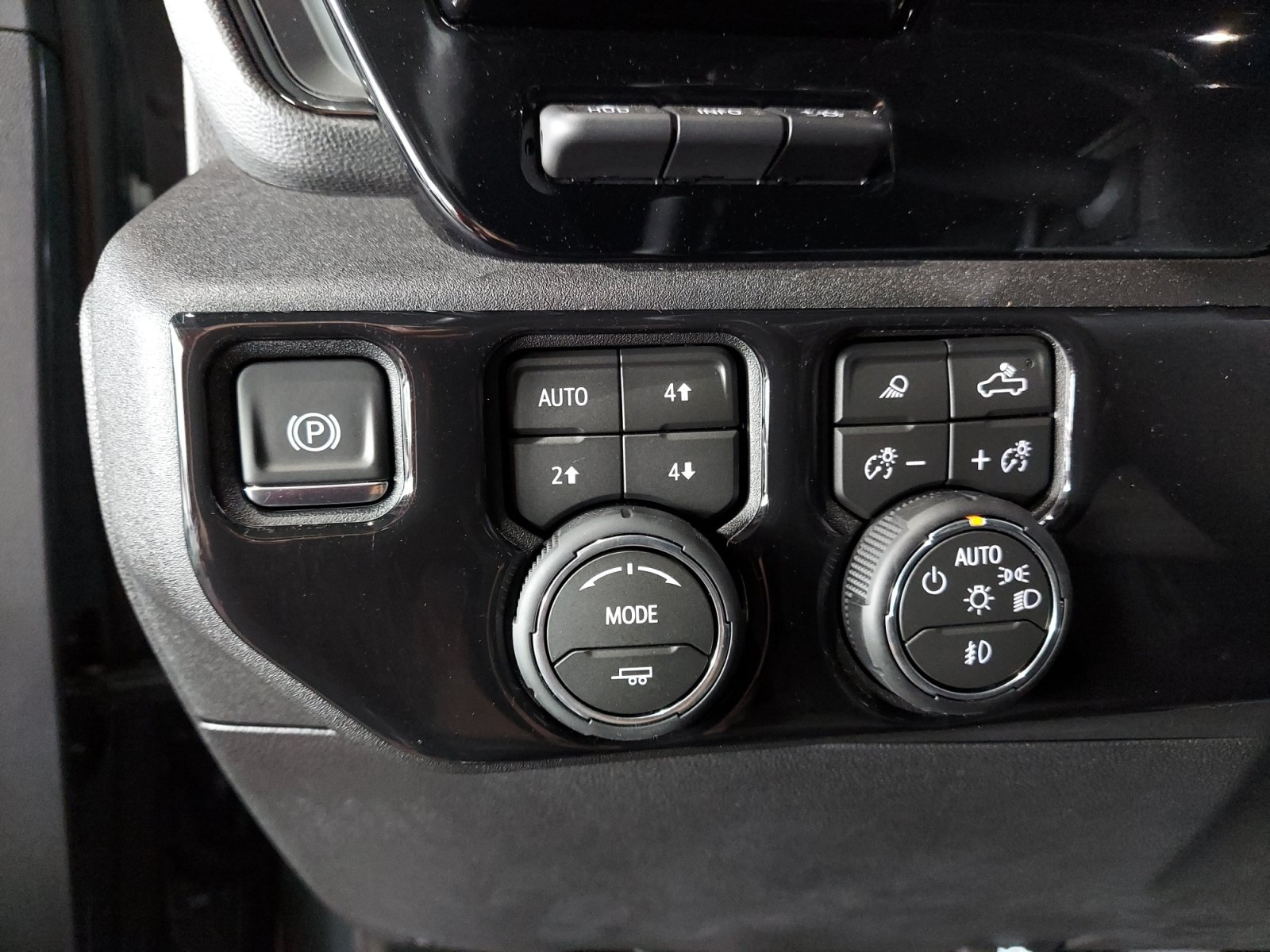 Used 2026 Chevrolet Silverado 2500 ZR2 AWD/4WD image 28