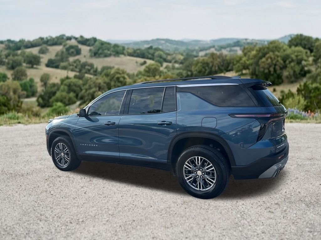 Used 2024 Chevrolet Traverse LT FWD image 7