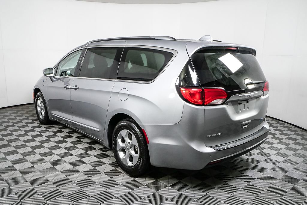 Used 2018 Chrysler Pacifica Touring-L image 8
