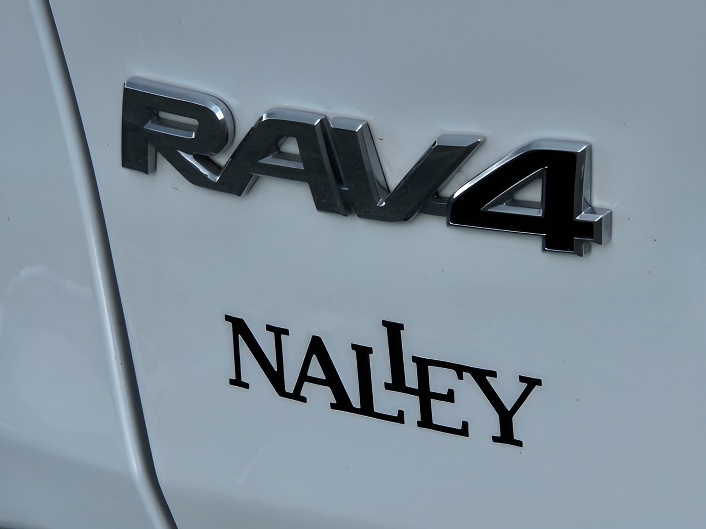 Used 2024 Toyota RAV4 LE FWD image 30