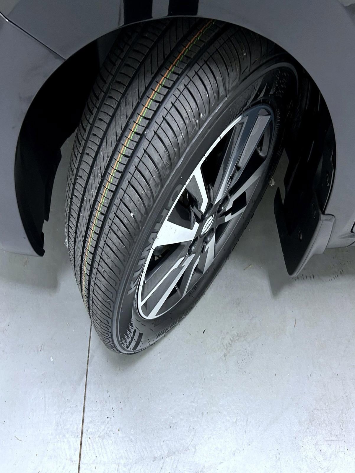 Used 2022 Nissan Versa SV FWD image 23