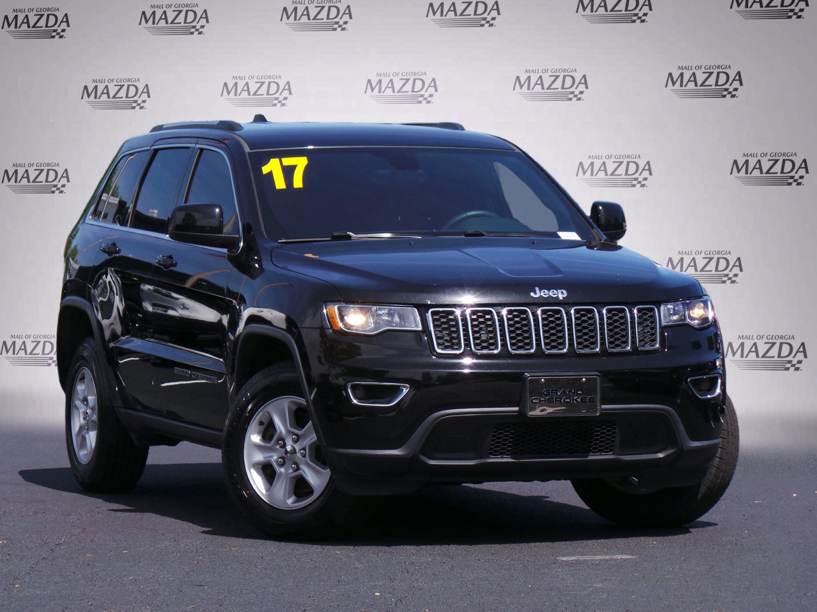 Used 2017 Jeep Grand Cherokee Laredo w/ Quick Order Package 23E AWD/4WD image 2