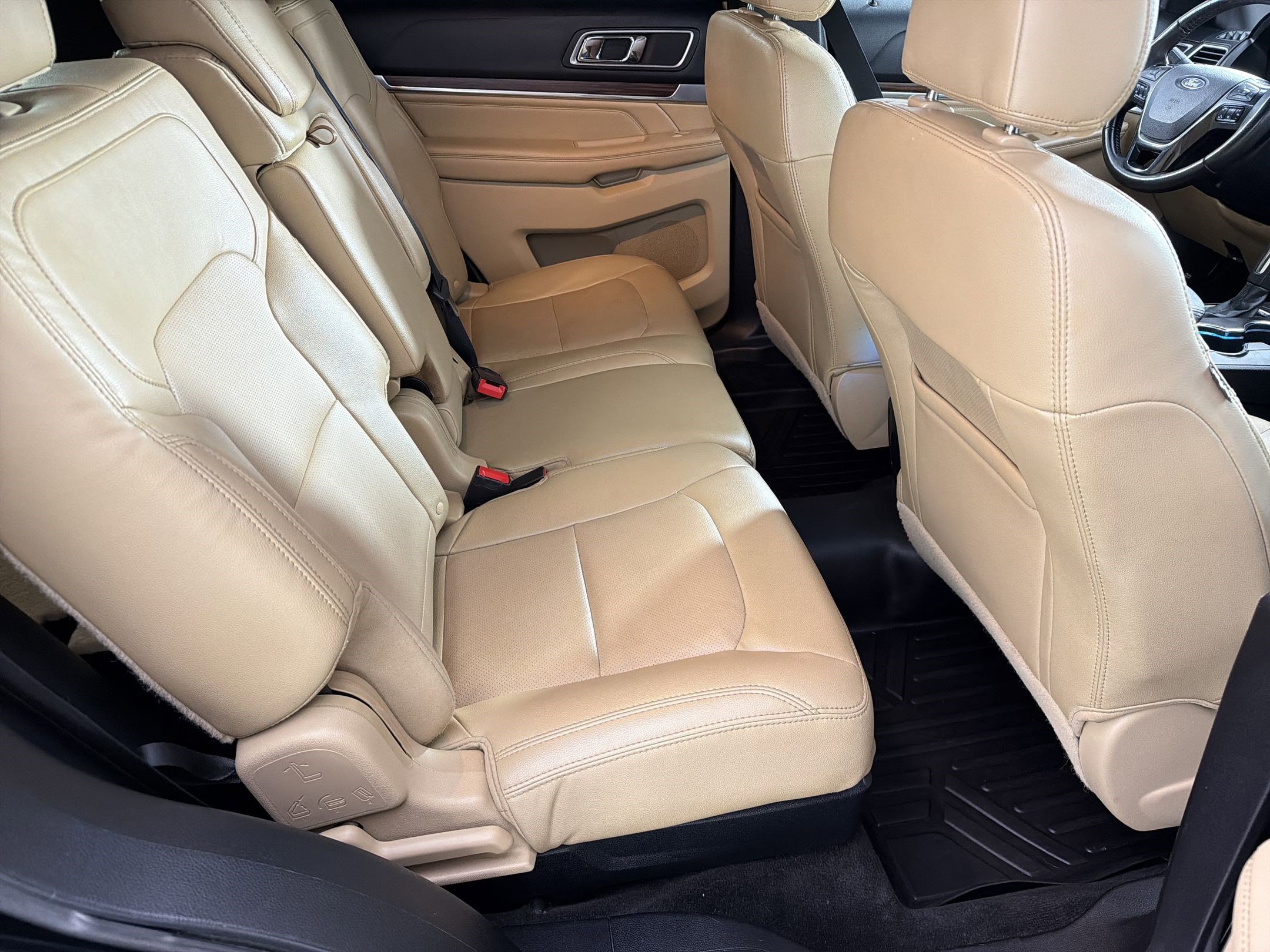 Used 2016 Ford Explorer Limited image 28